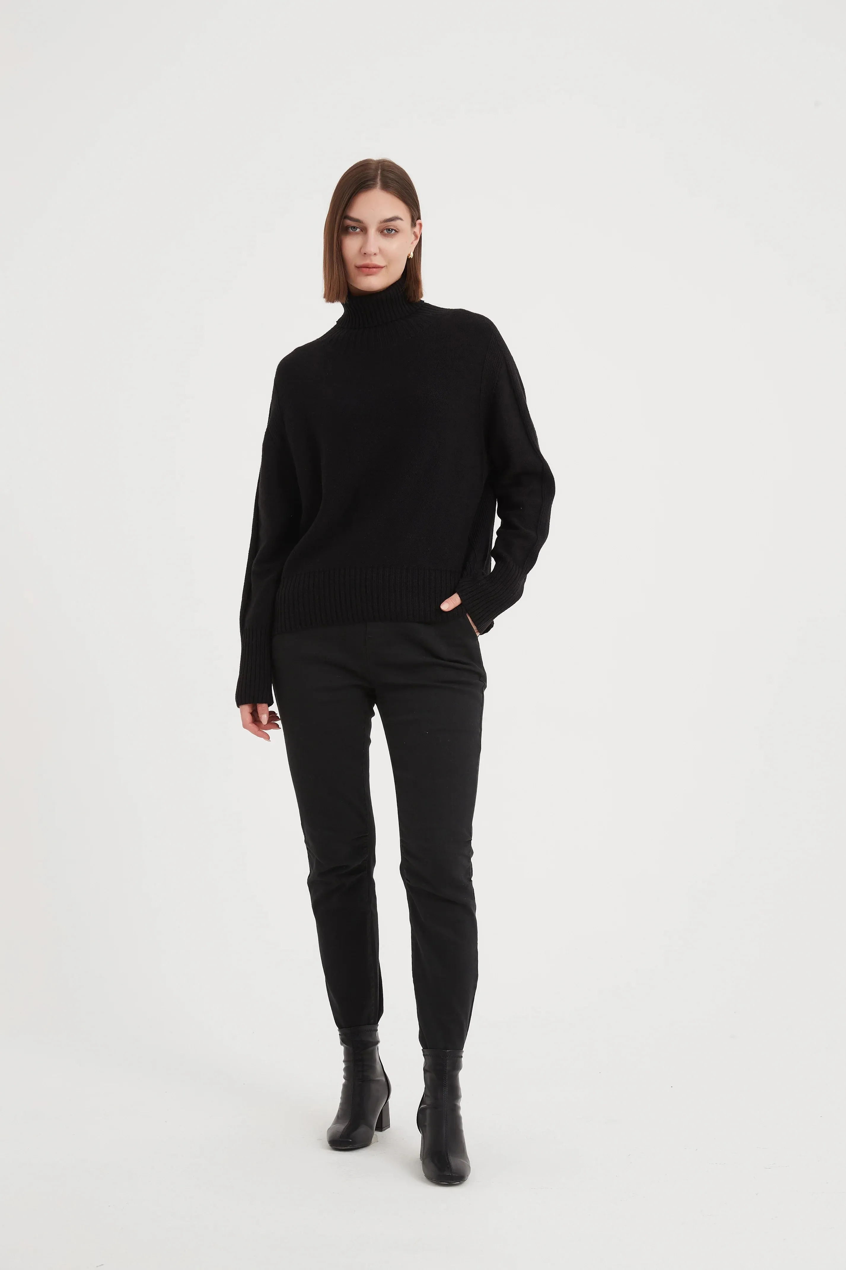 Roll Neck Knit / Black